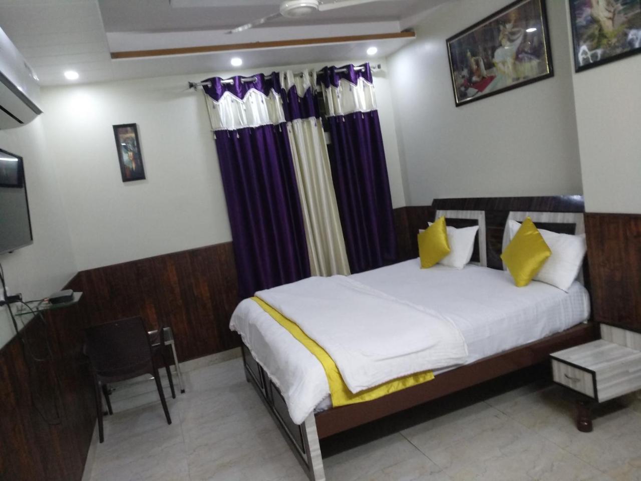Hotel Rb Palace Dhaulpur Eksteriør bilde