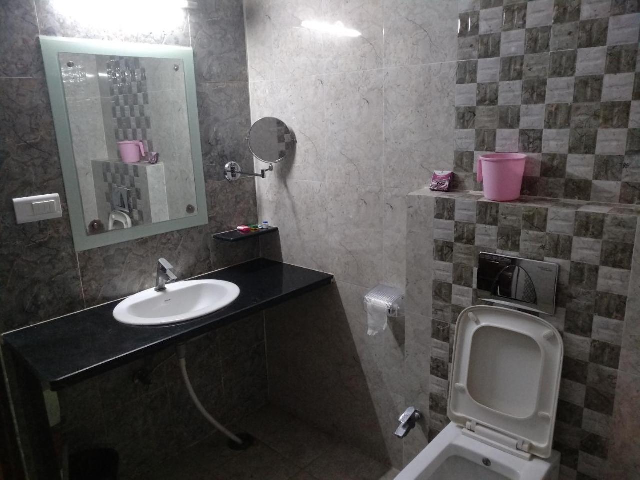 Hotel Rb Palace Dhaulpur Eksteriør bilde