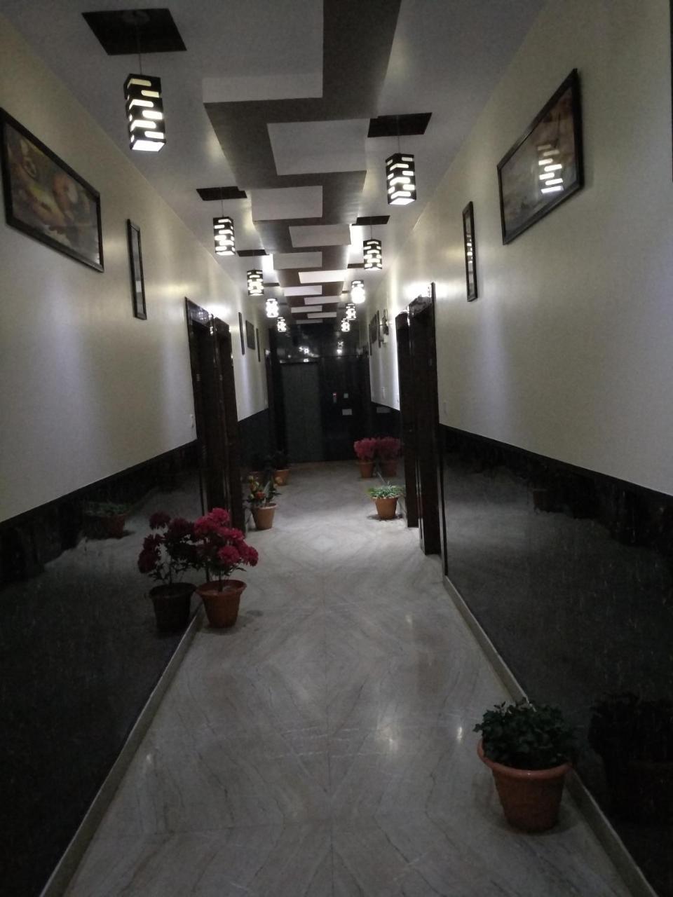 Hotel Rb Palace Dhaulpur Eksteriør bilde