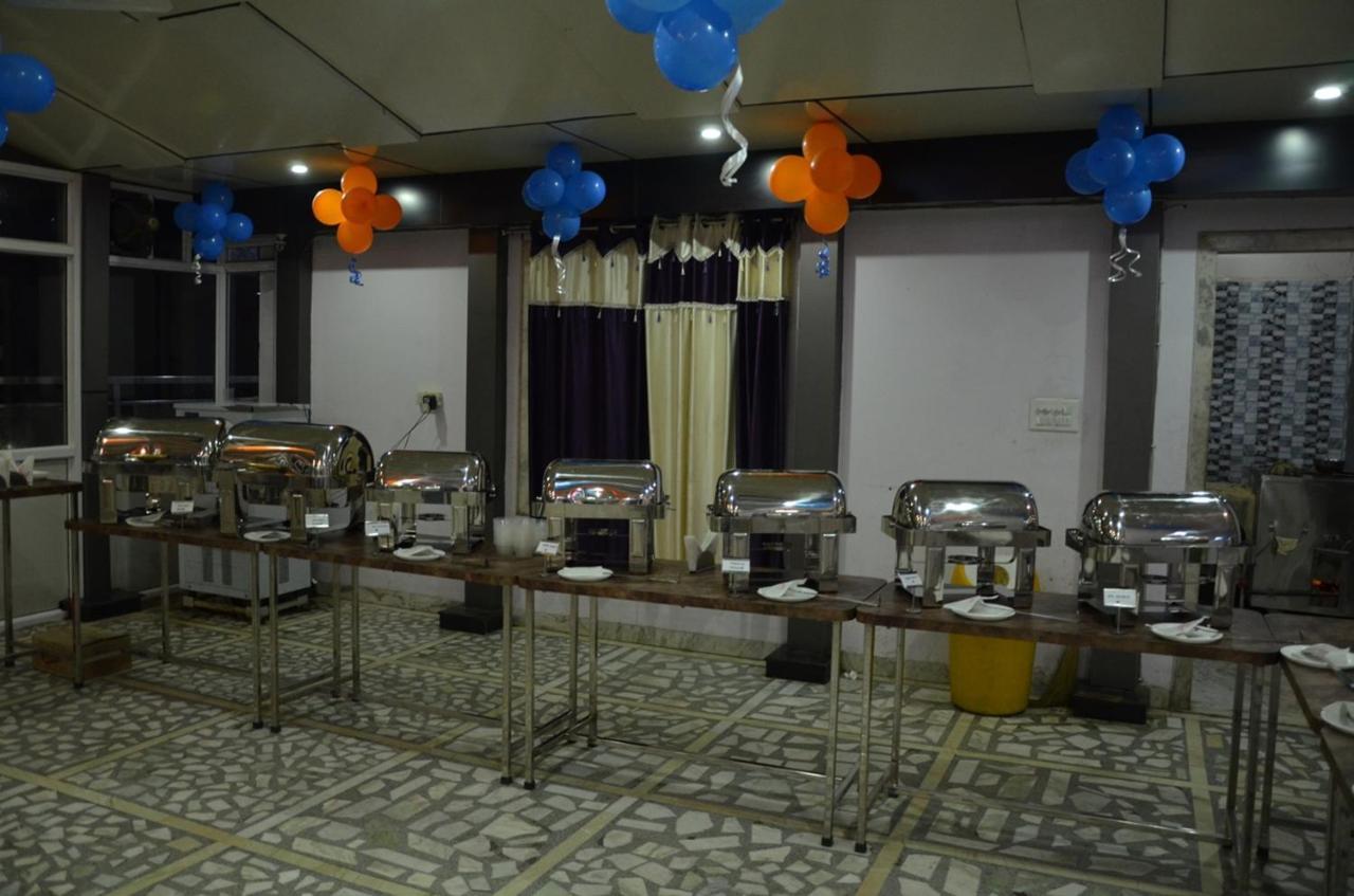Hotel Rb Palace Dhaulpur Eksteriør bilde