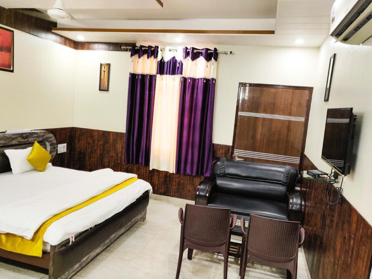 Hotel Rb Palace Dhaulpur Eksteriør bilde